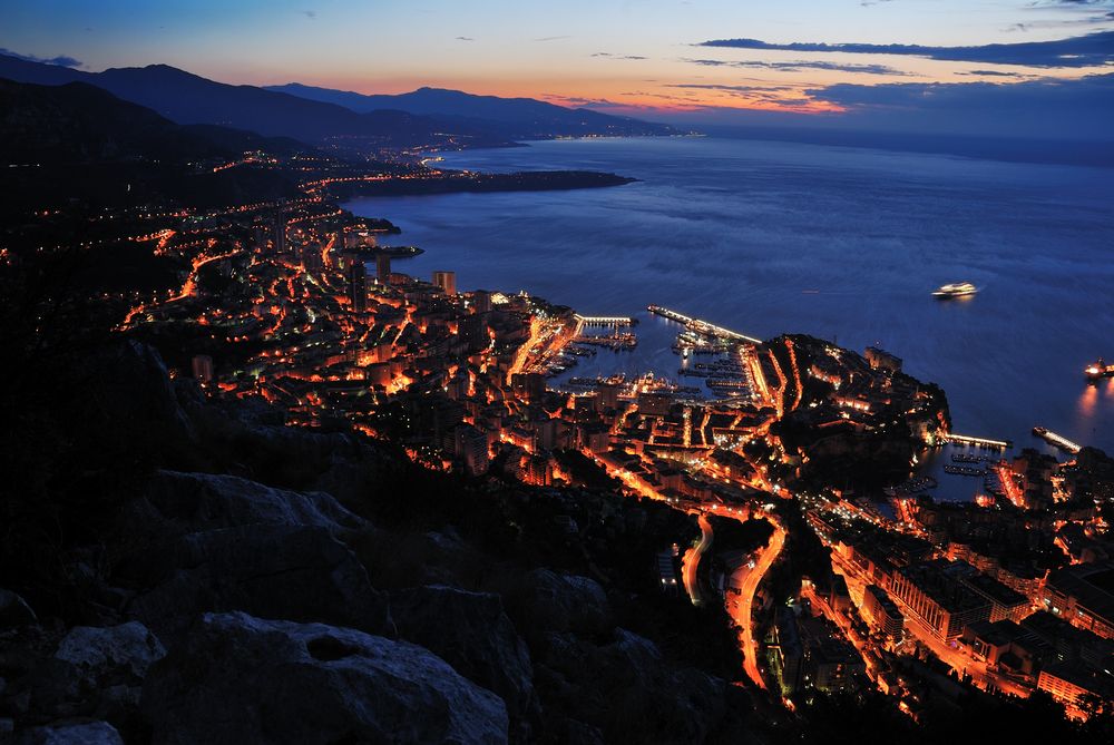 Lever du jour sur Monaco et les portes de l'Italie