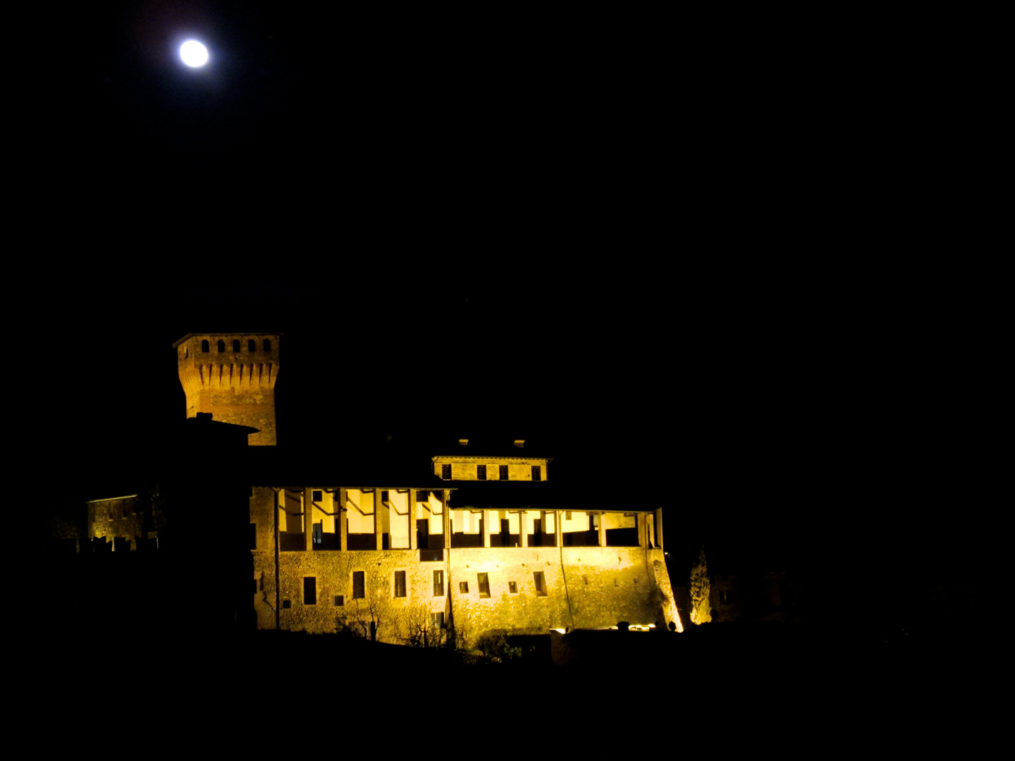 Levizzano Rangone(MO) by nigth