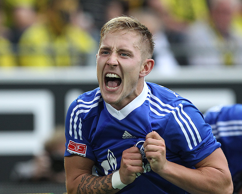 Lewis Holtby beim Derby 2012 in Dortmund