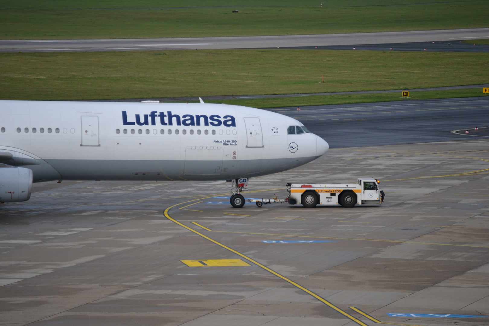 LH A340 Pushback