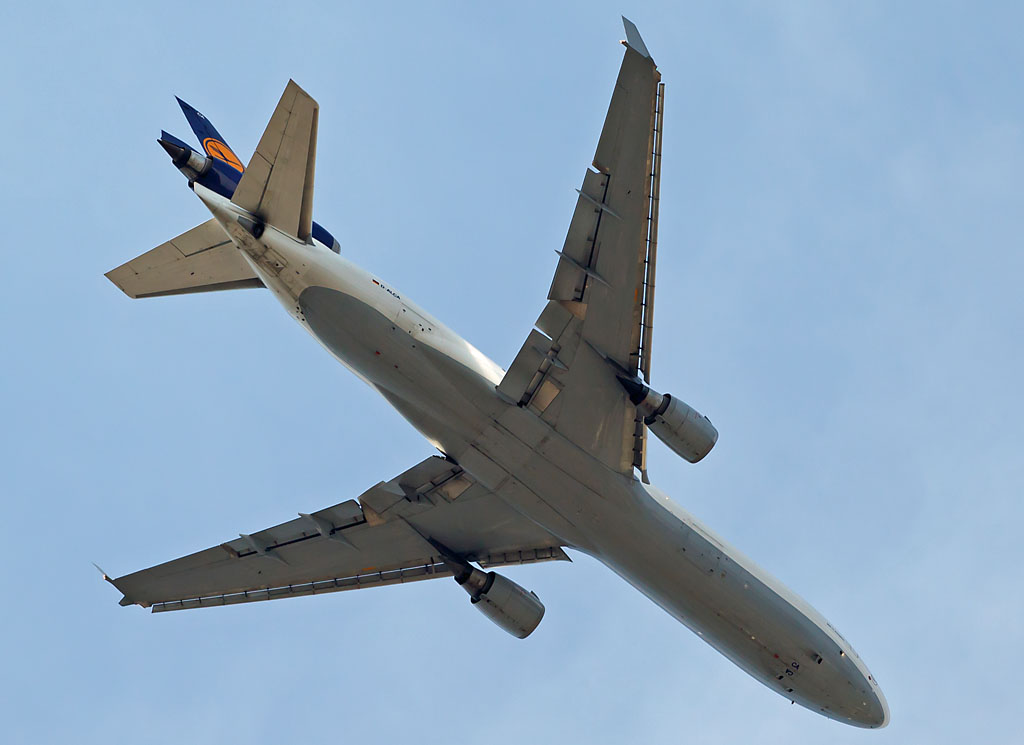 LH Cargo MD11 im Endanflug