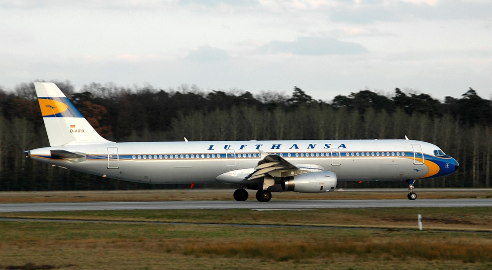 LH Retro - FRA West - bei Einbrechen der Dunkelheit