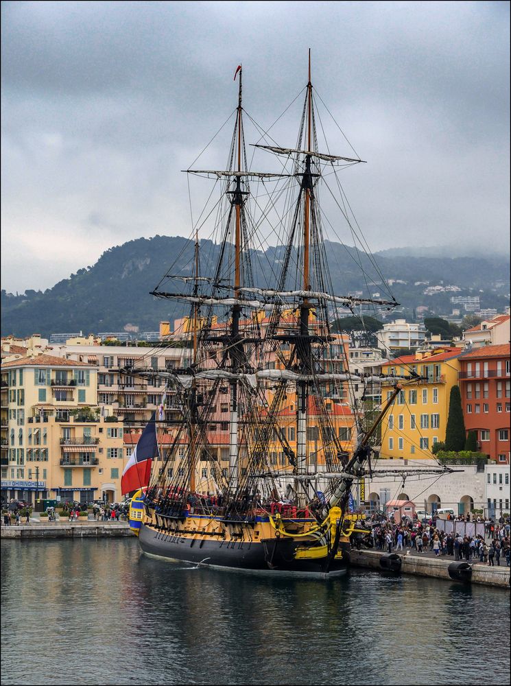 L^Hermione à Nice