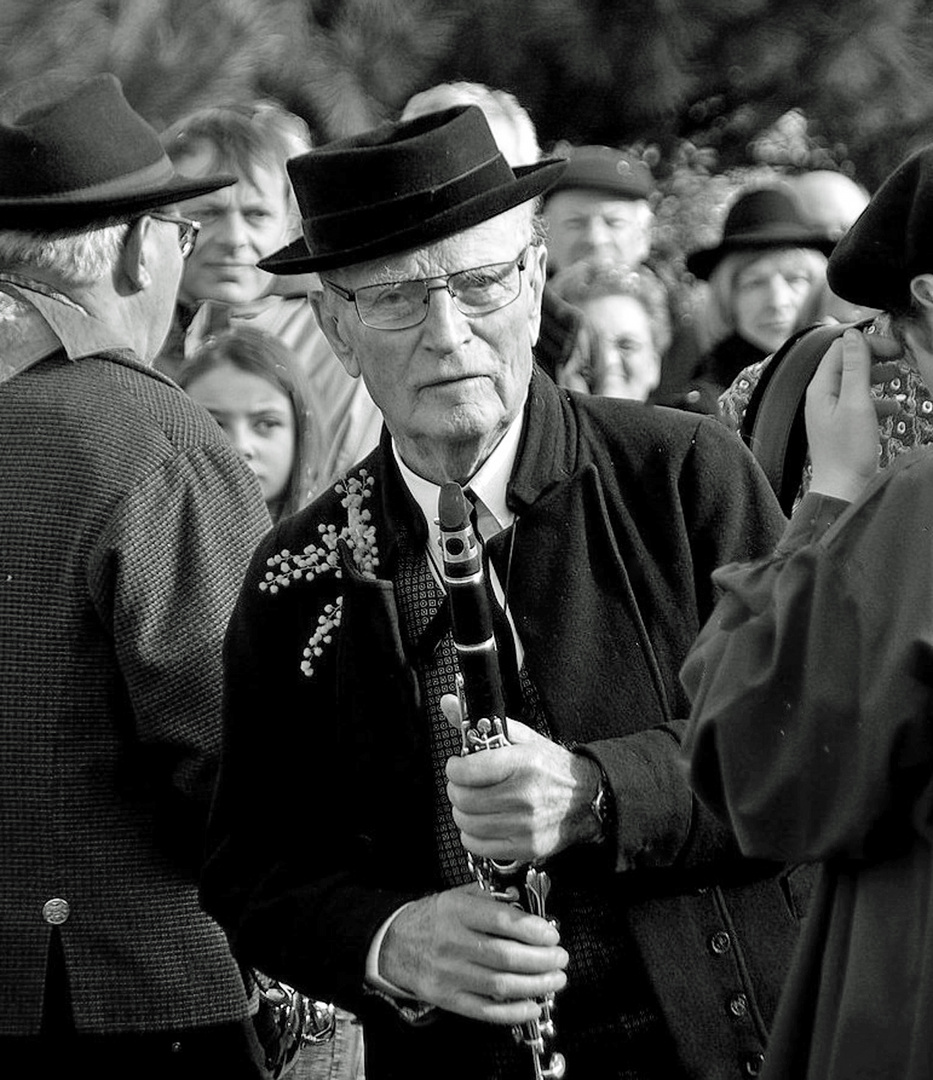 L'homme au petit chapeau...