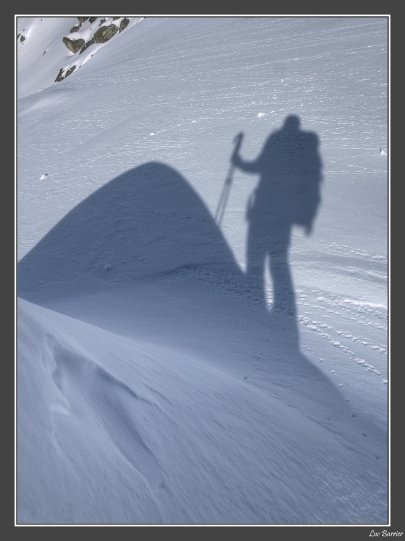 L'homme, son ombre et la montagne