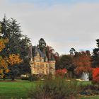 L'hôtel de ville de Bagnoles de l'Orne vue du parc