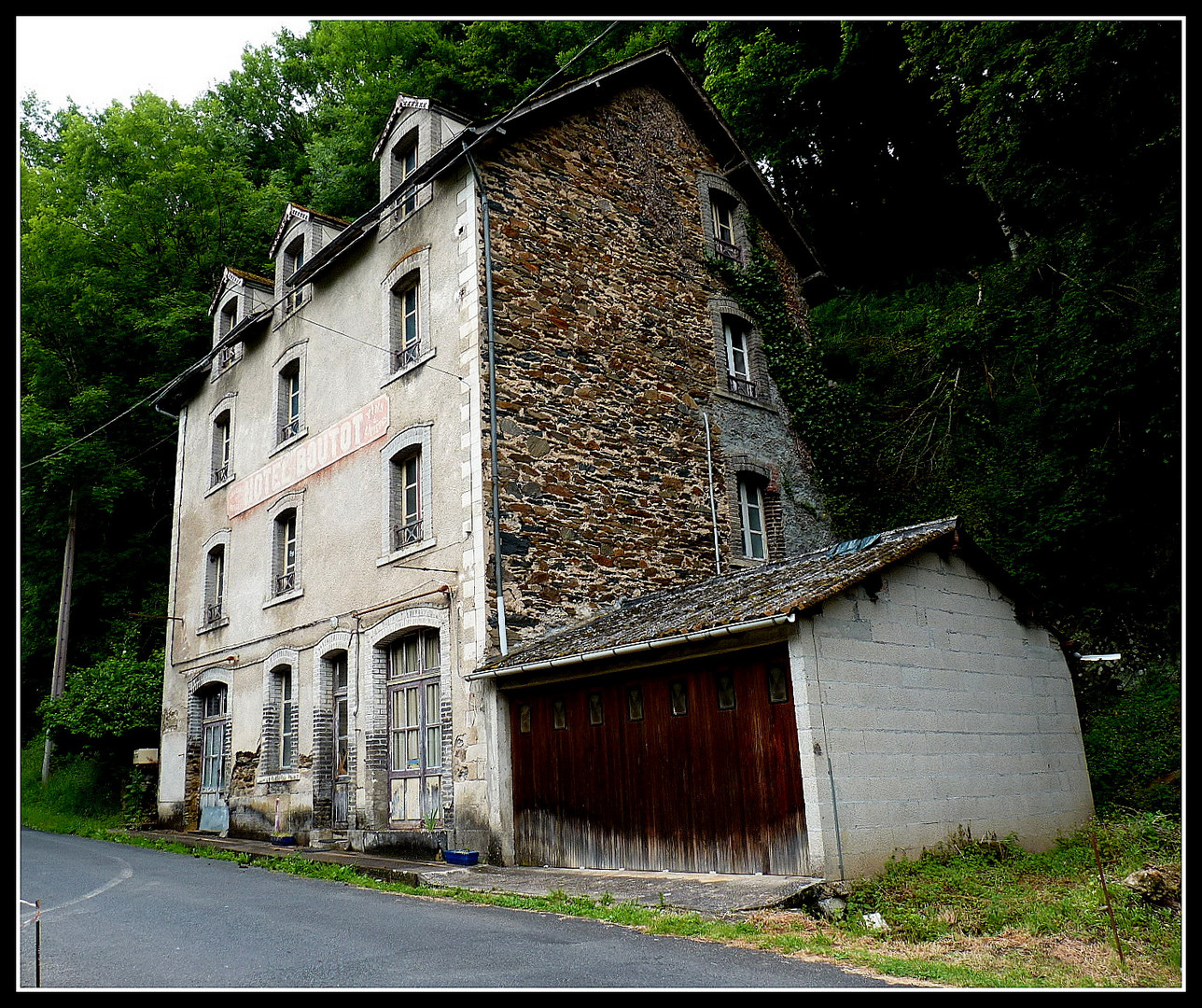 L'HÔTEL - ABANDONNE - Hôtel Boutot - 