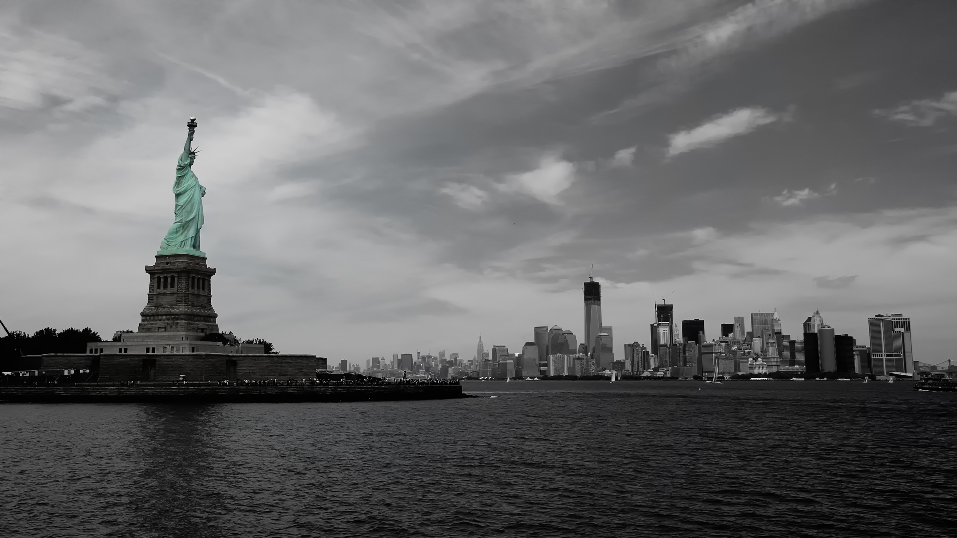 Liberty Island mit Downtown Manhattan