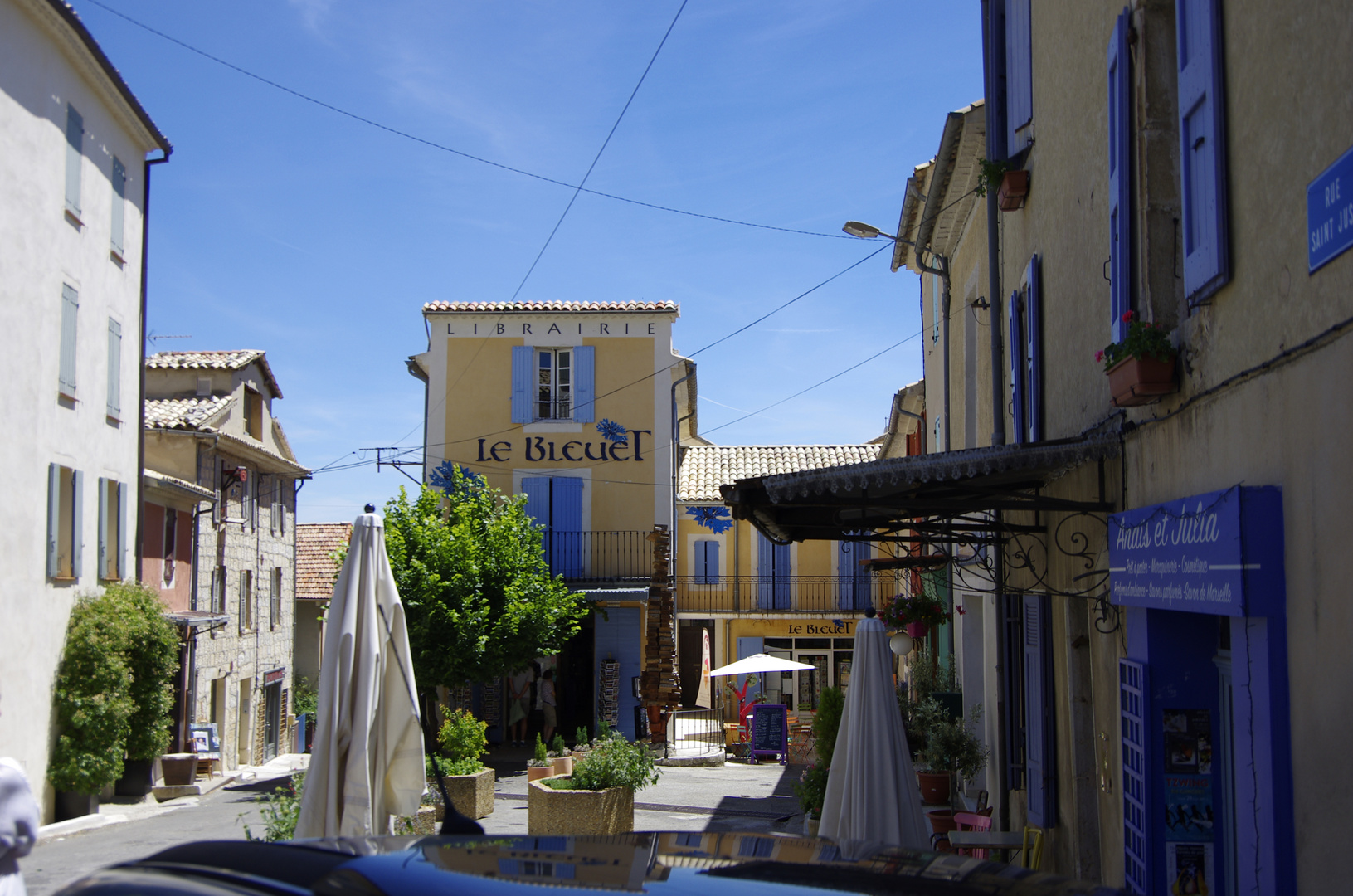 Librairie Le Bleuet, Banon-bald ist wieder Sommer!