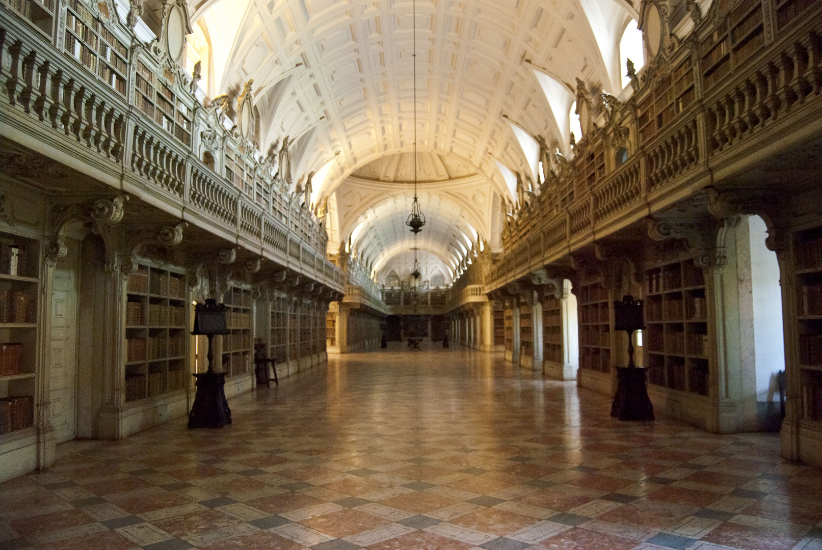 Library, Mafra, 2016