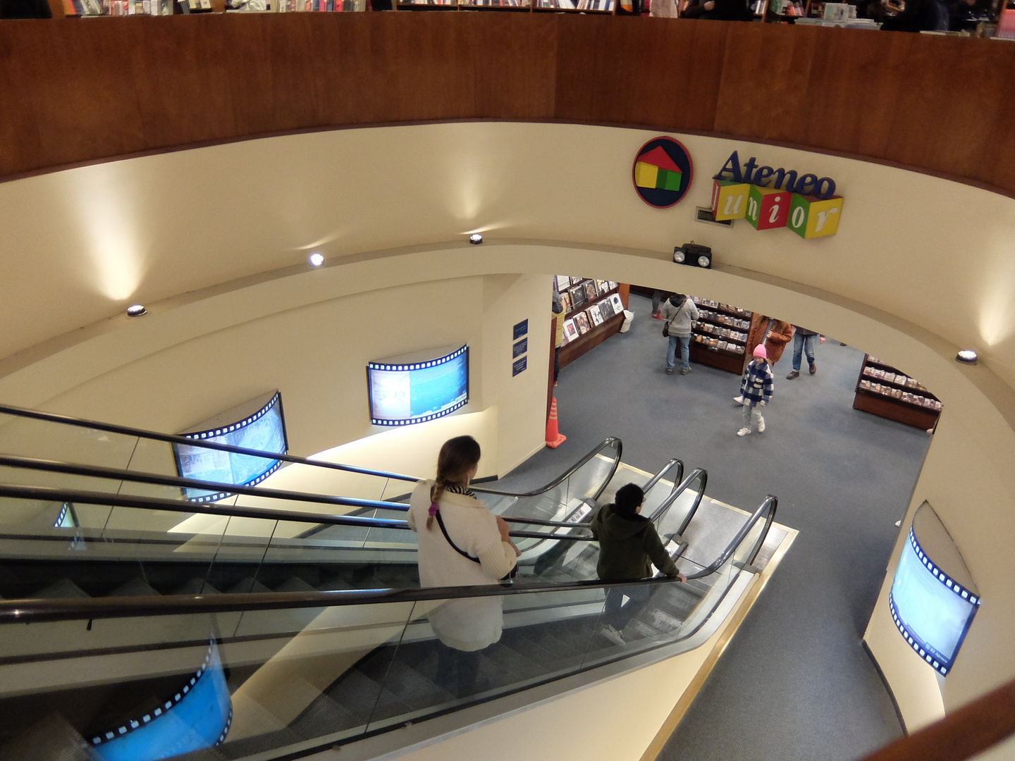  LIBRERIA EL ATENEO