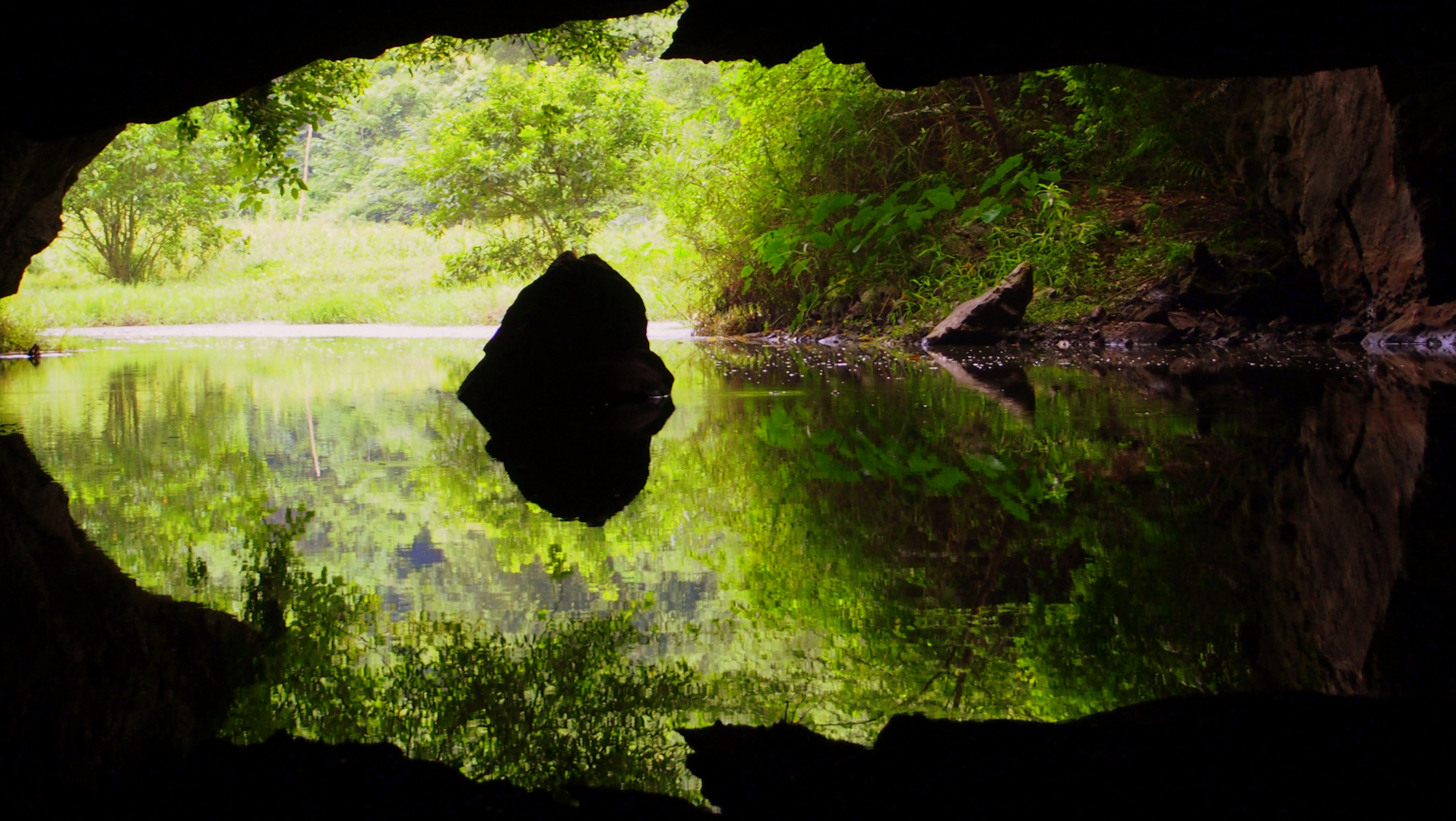 Licht am Ende der Höhle in Tam Coc/Vietnam