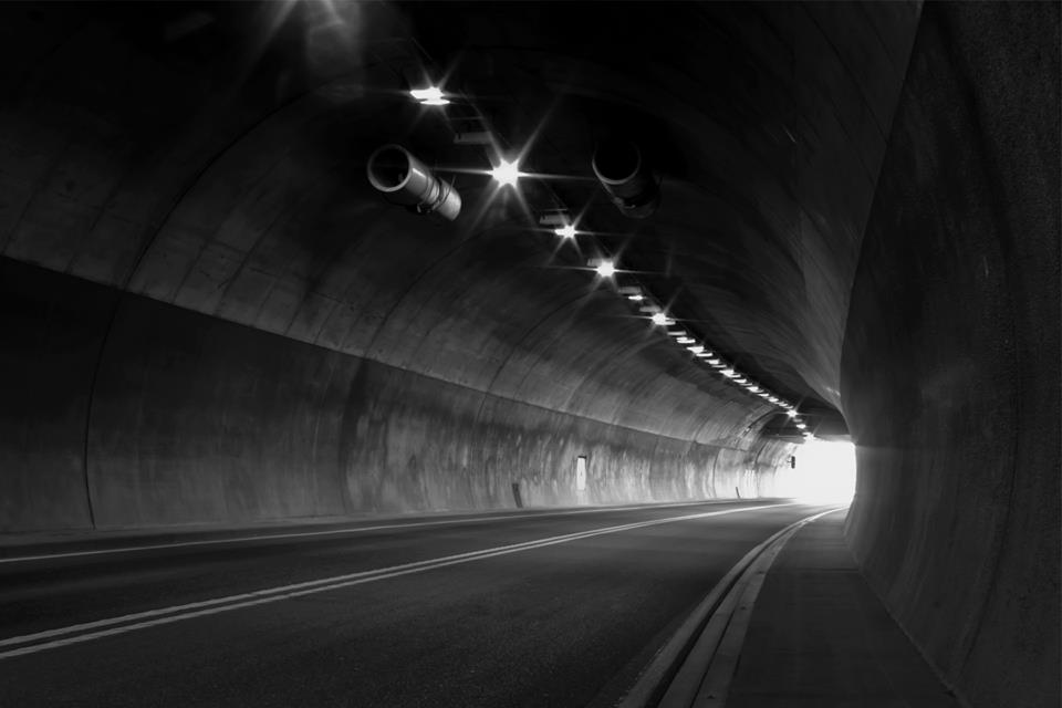 Licht am Ende des Tunnels Foto & Bild architektur, tunnel tunell, landschaft/natur Bilder auf