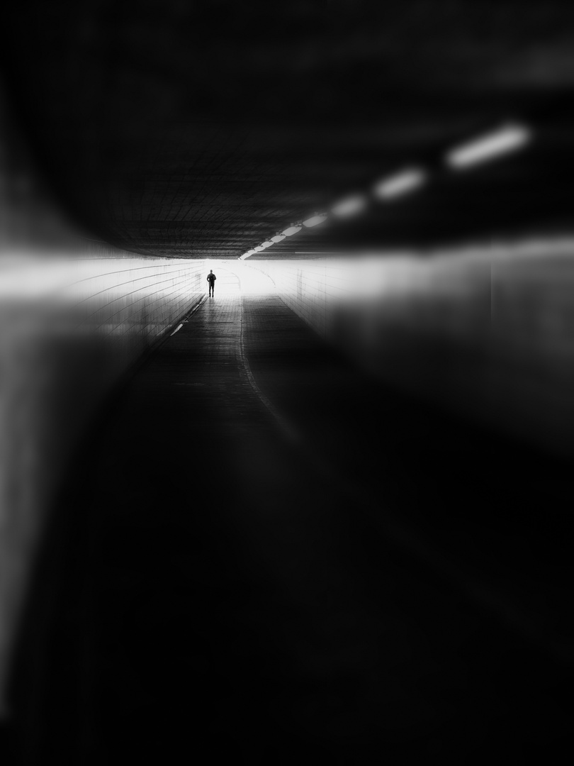 LICHT am ende des TUNNELS