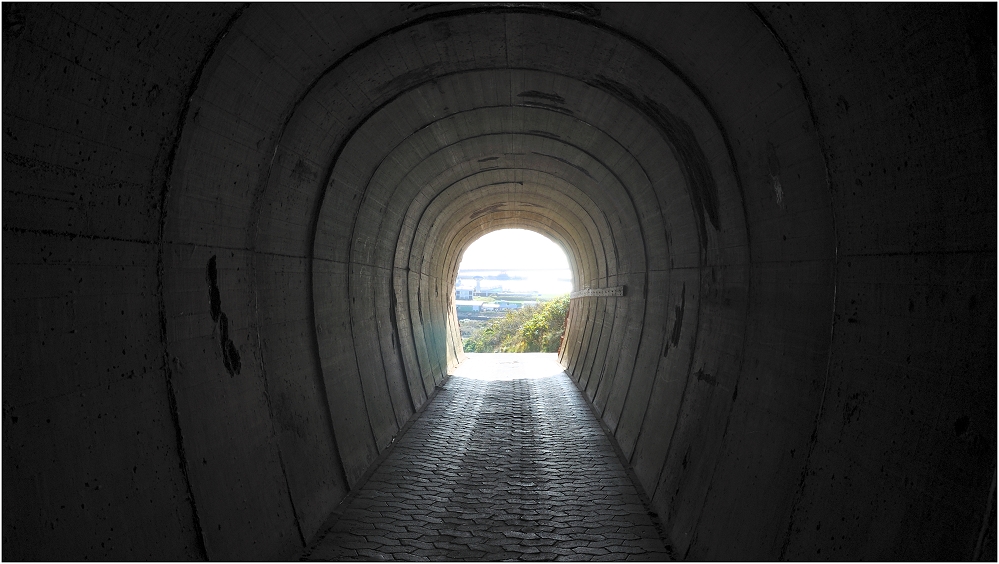 ... Licht am Ende des Tunnels ...