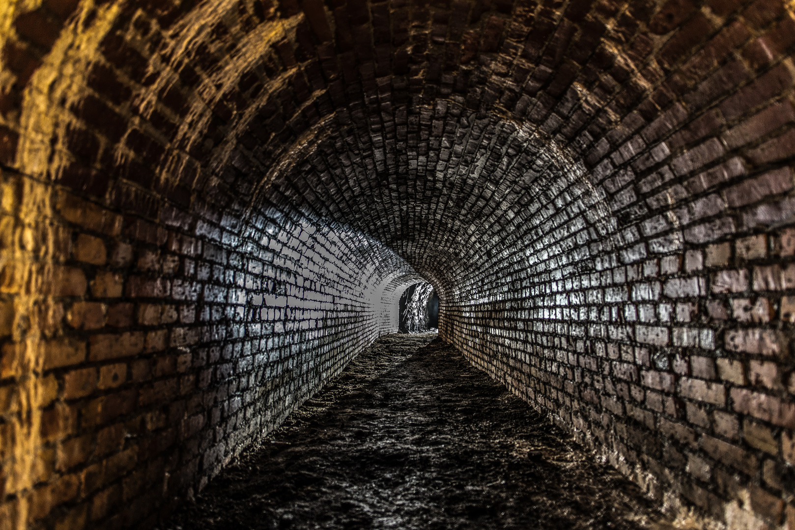 Licht am Ende des Tunnels Foto &amp; Bild lost places, abandoned