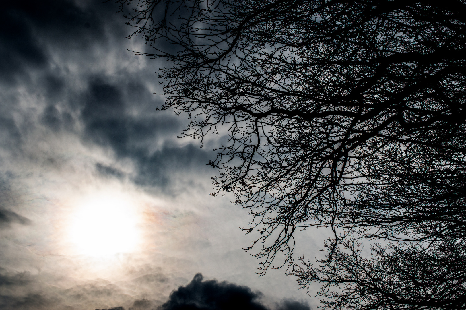 Licht aus dem dunklen Himmel