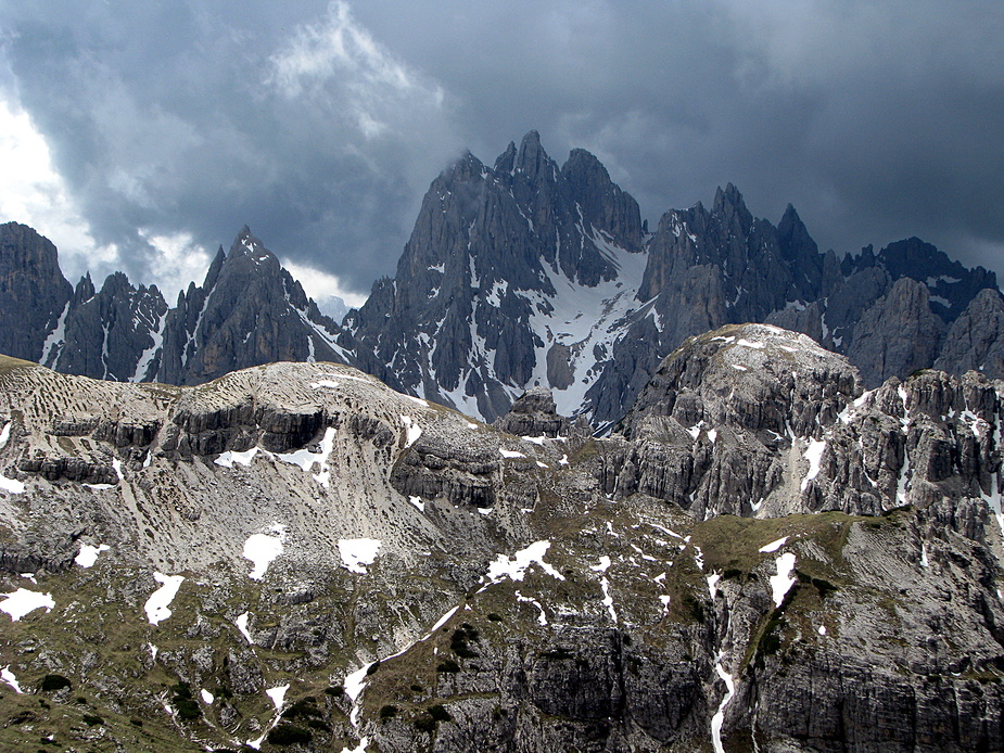 Licht aus - Spot an / Ein letzter Sonnenstrahl in den Dolomiten