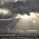 Licht bricht durch die Wolken