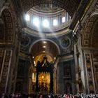 Licht fällt in den Petersdom Rom