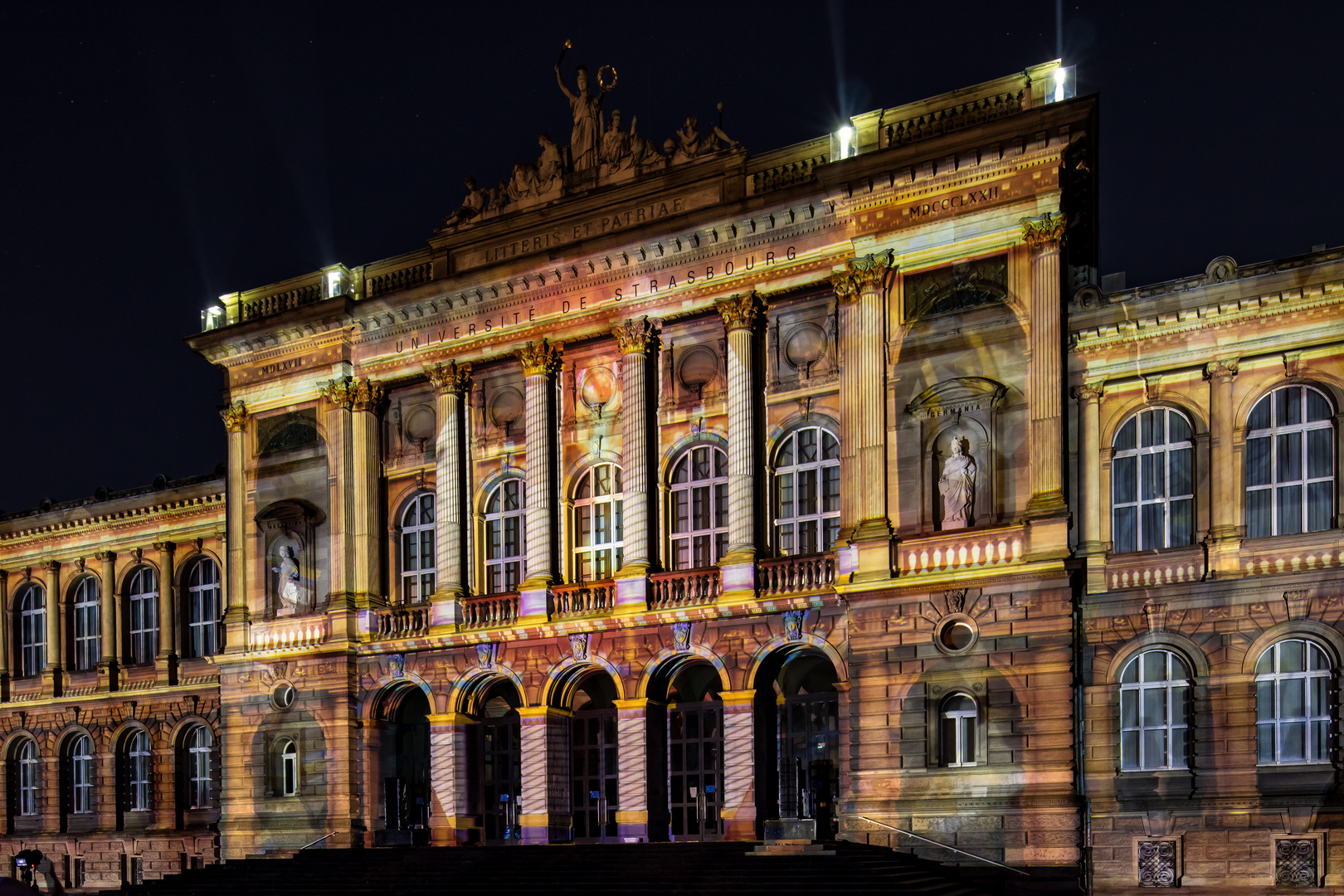 LICHT FEST AUF DER STRASBURGER UNIVERSITÄT.