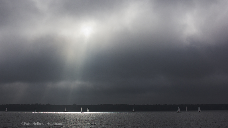 LICHT IM DUNKEL