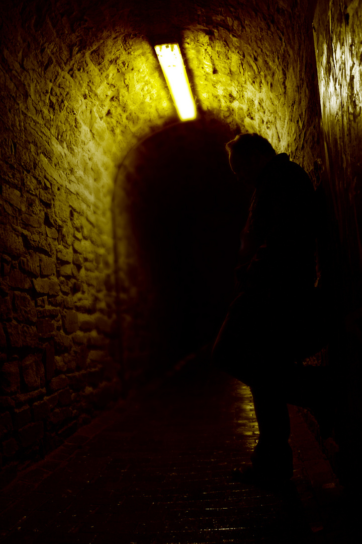 Licht im Tunnel Foto & Bild erwachsene menschen, licht, kerl Bilder auf