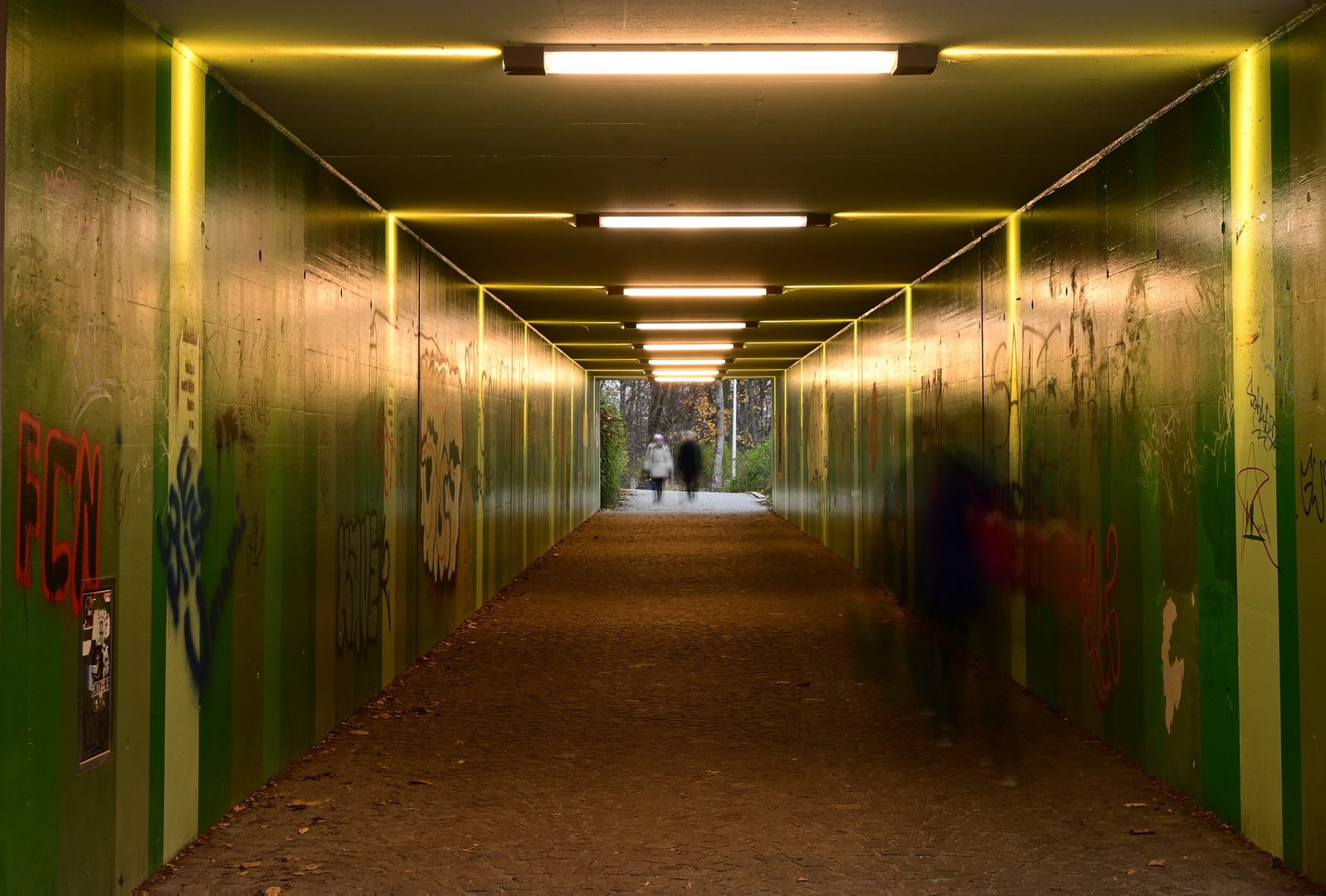 Licht "im" Tunnel Foto & Bild architektur, projekte, techniken Bilder auf