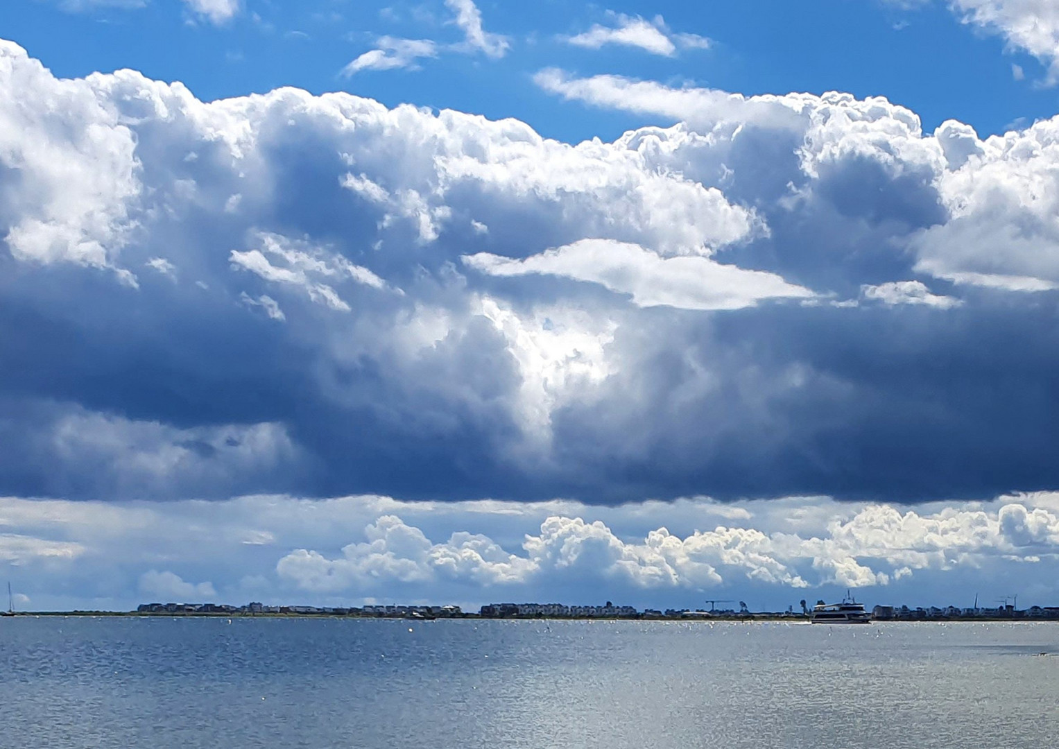 Licht in den Wolken