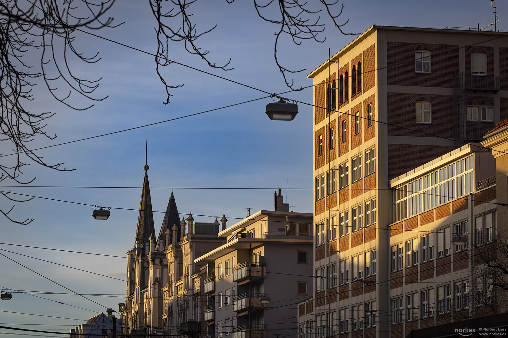 Licht in der Volkhartstraße