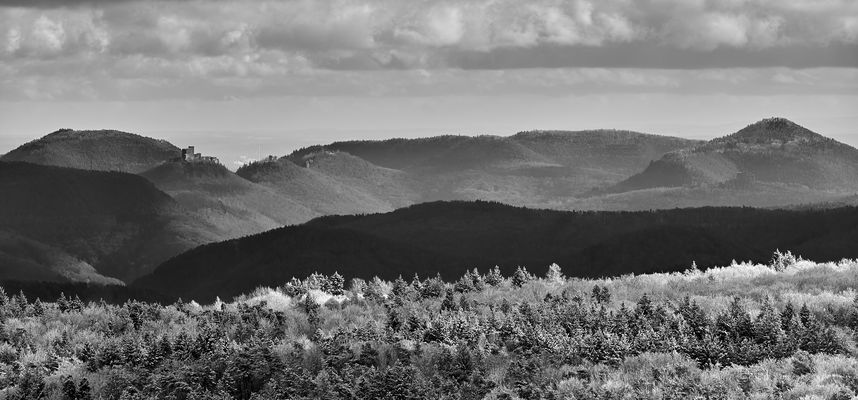 Licht-Schattenspiel mit Fernblick von ca. 100 km, im Hintergrund sieht man sogar die...