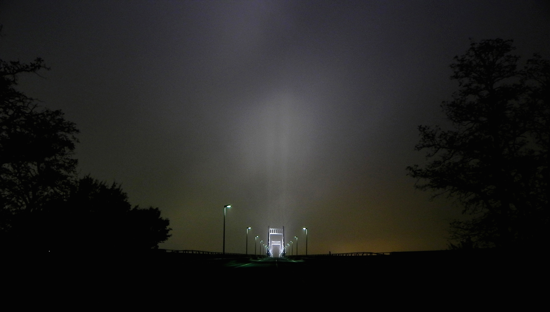 Licht über der Brücke