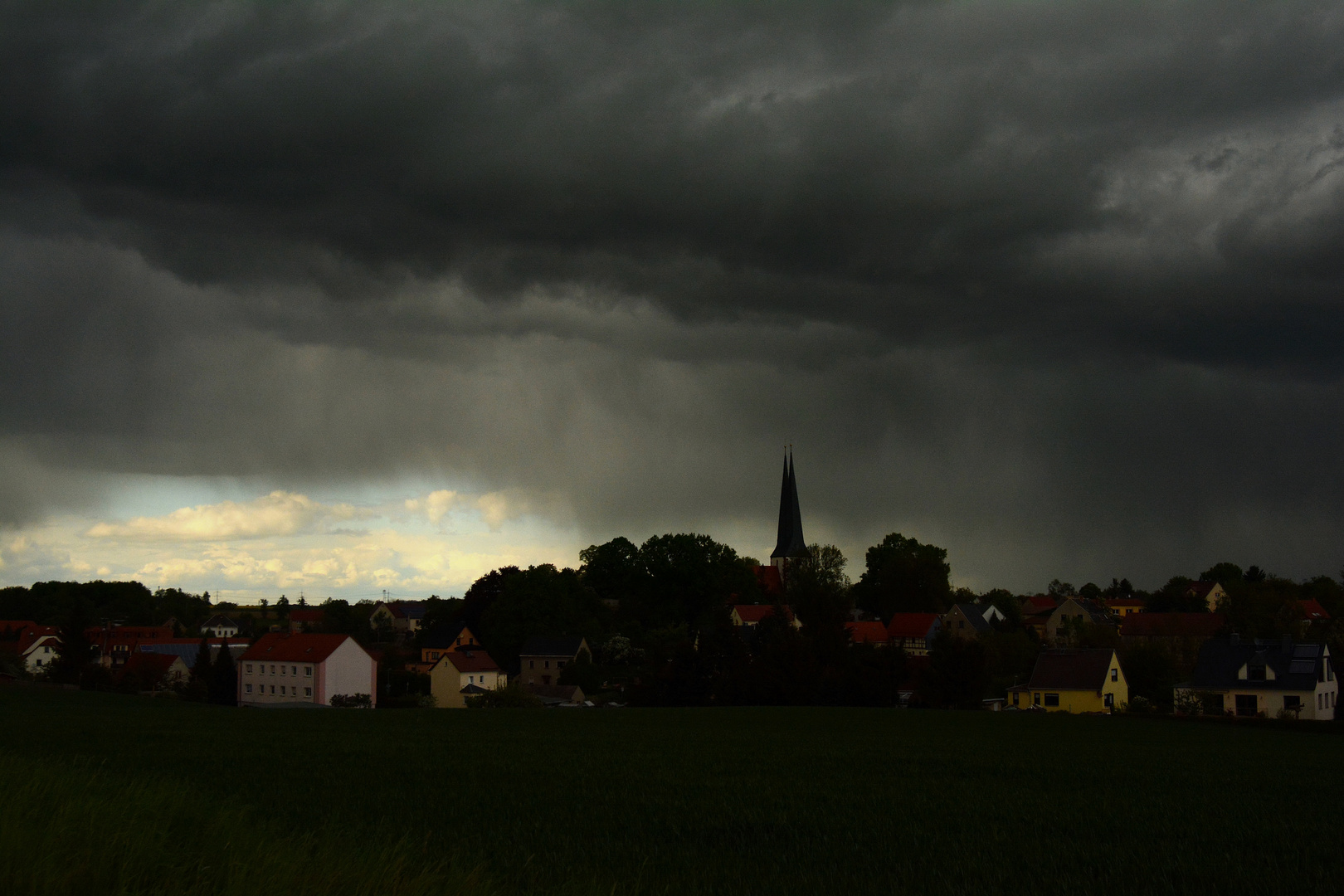 Licht und Dunkel, Pfingstwetter