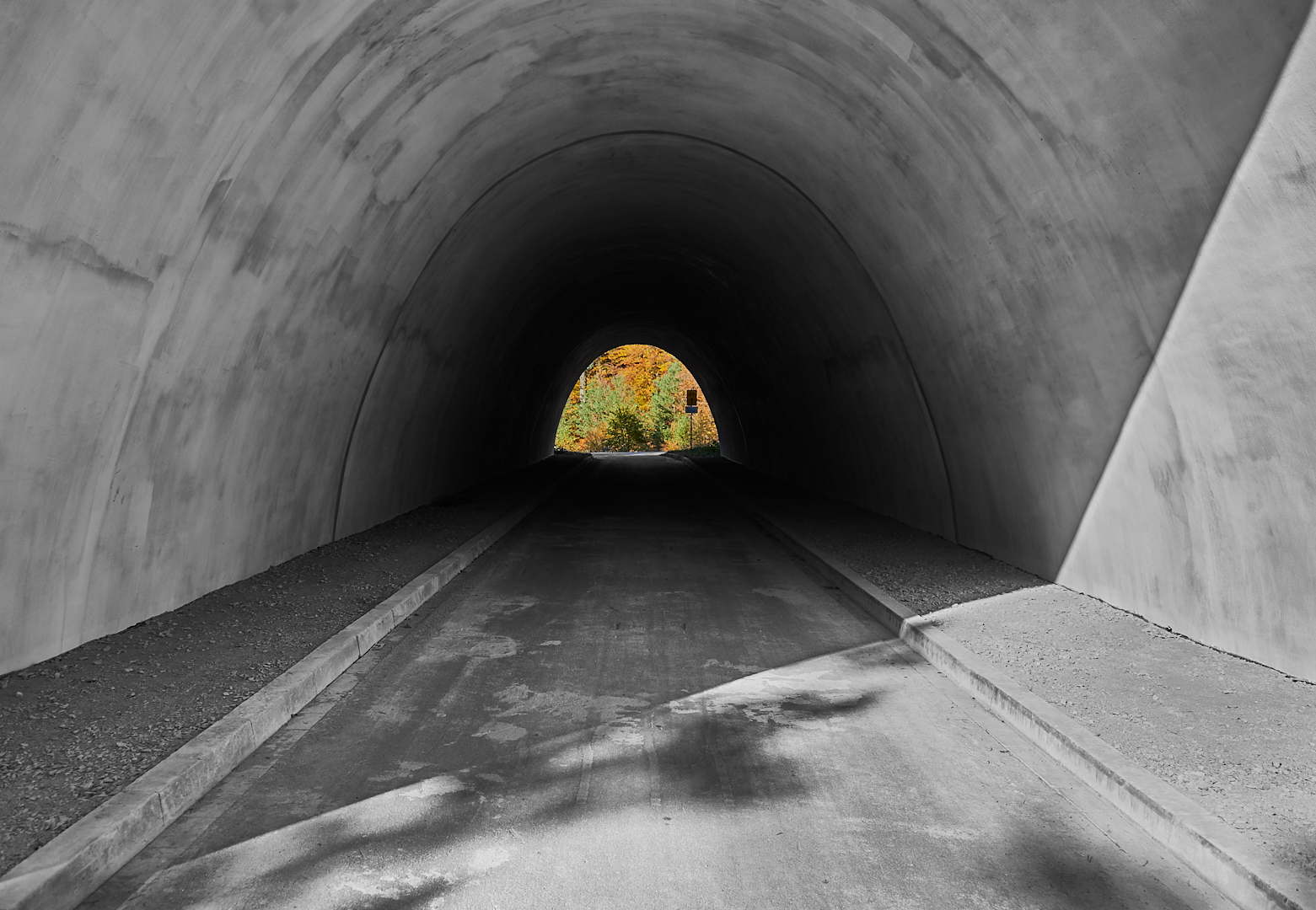 Licht und Farbe am Ende des Tunnels.