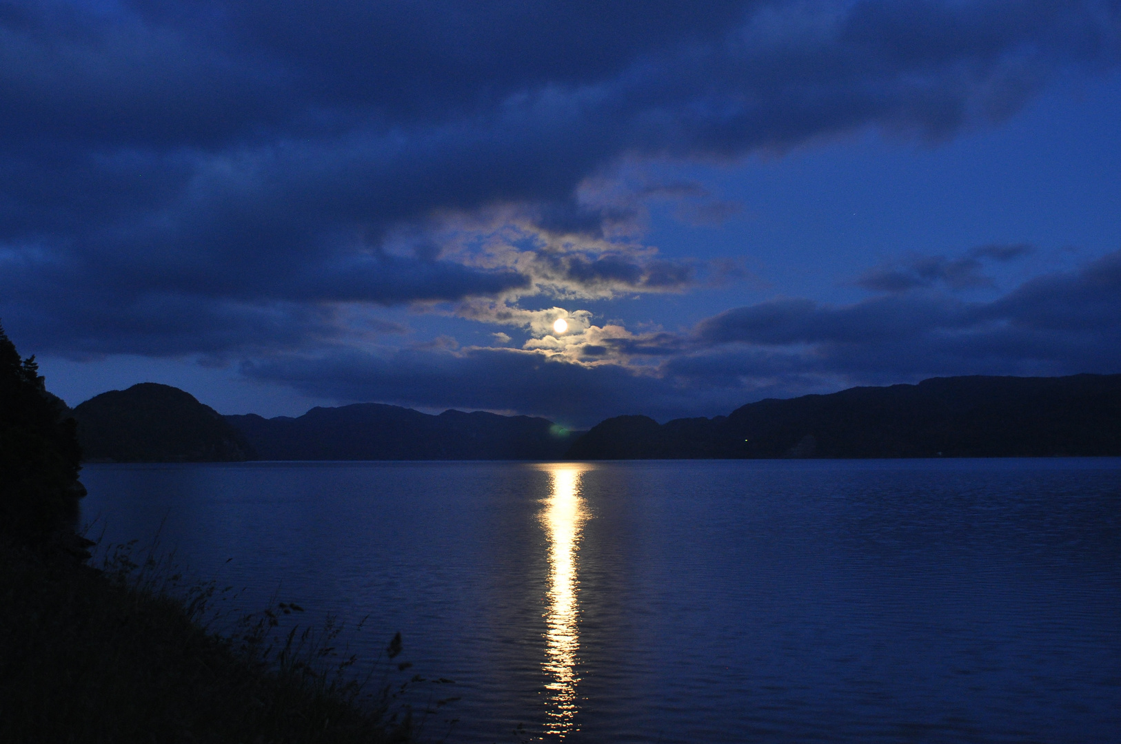 Licht und Mond.