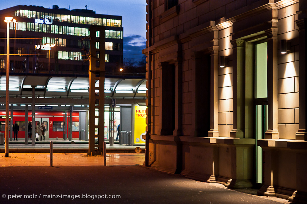 Licht und Schatten am Mainzer Hauptbahnhof