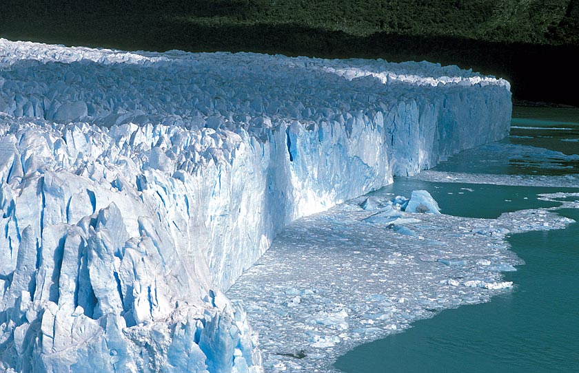 Licht und Schatten am Perito Moreno Gletscher