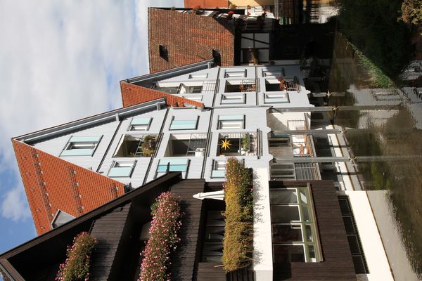 Licht und Schatten an der Blau im Ulmer Fischerviertel