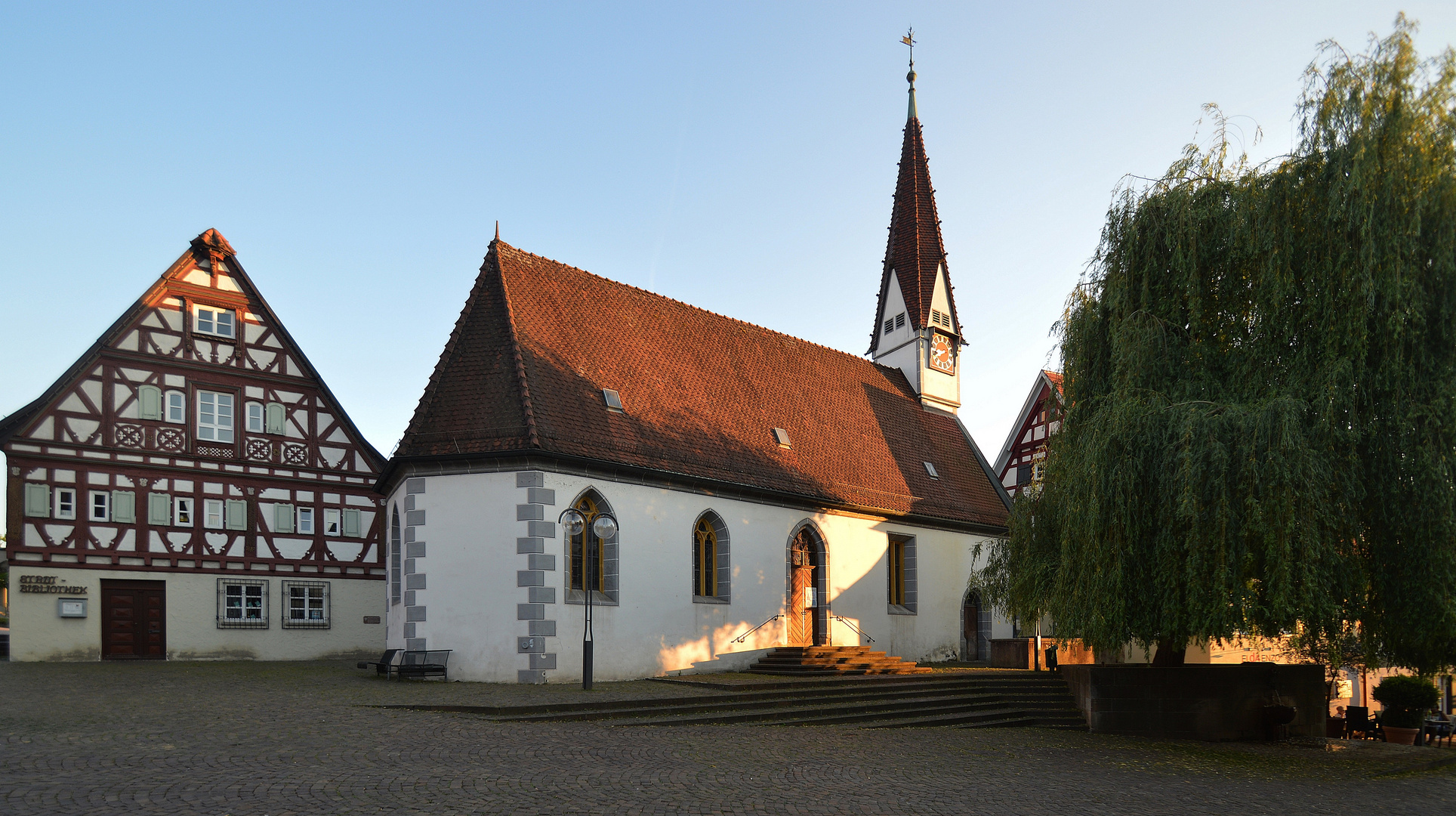 Licht und Schatten auf dem Marktplatz