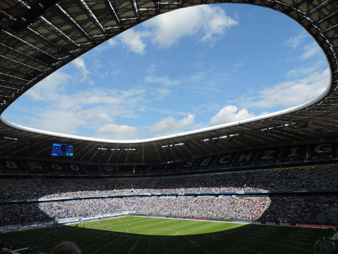 Licht und Schatten beim Fußballspiel