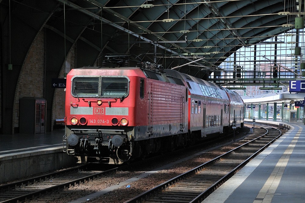 Licht und Schatten im Berliner Ostbahnhof