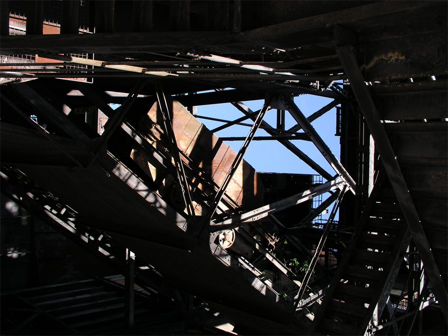 Licht und Schatten im Landschaftspark Duisburg