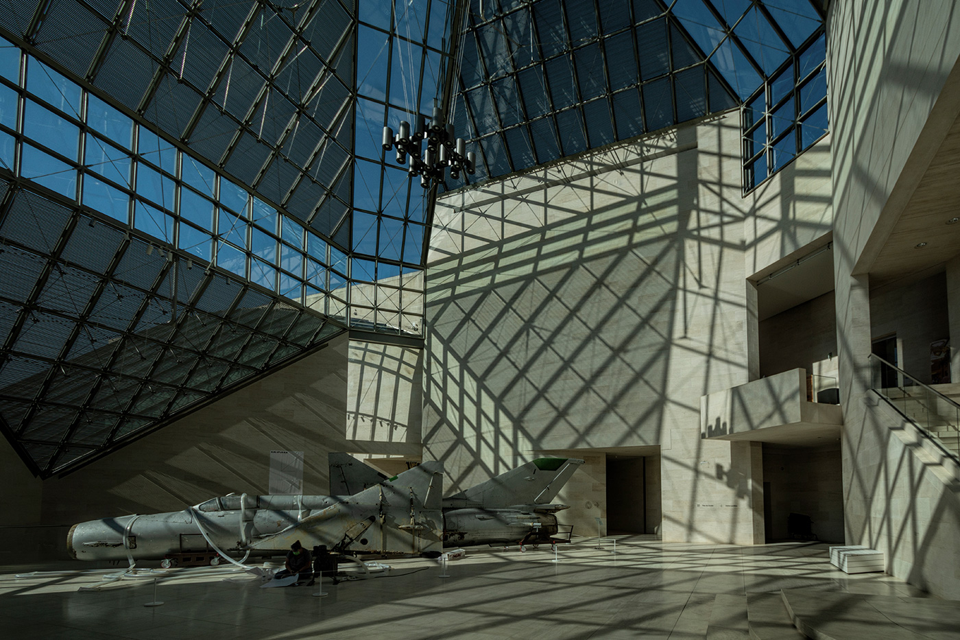 Licht und Schatten im Mudam