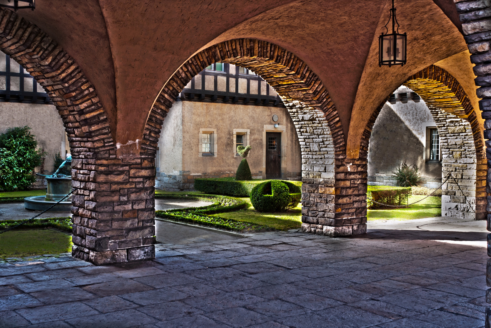 Licht und Schatten im Schloß Cecilienhof