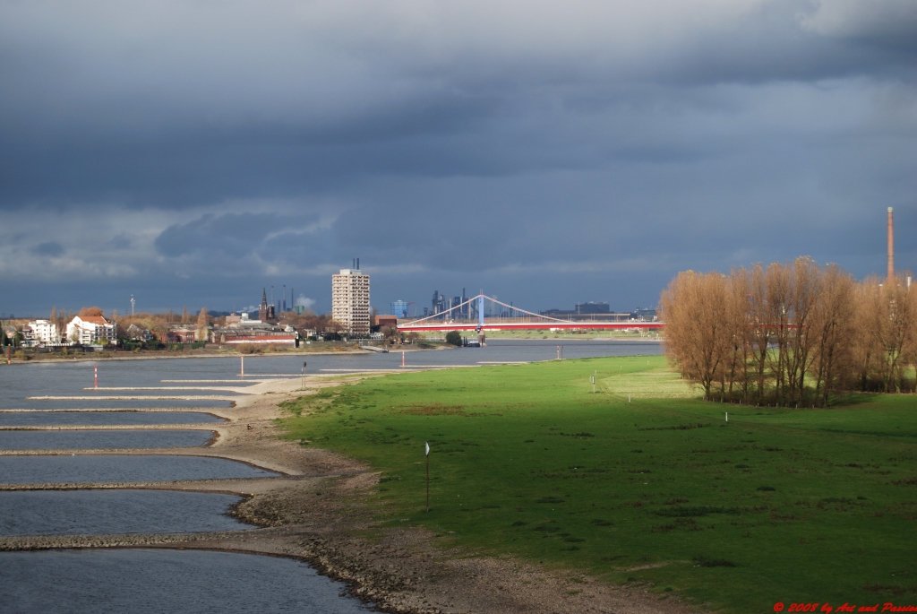 Licht und Schatten über dem Rhein