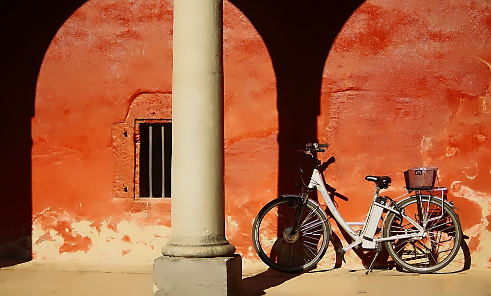 Licht und Schatten und ein Fahrrad