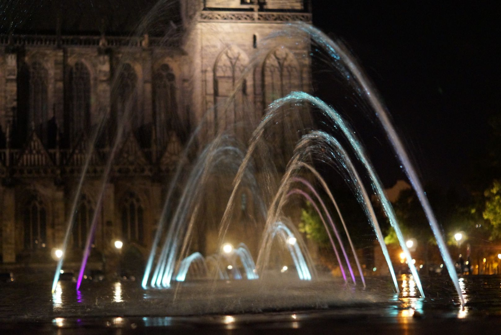 Licht und Wasser am Domplatz