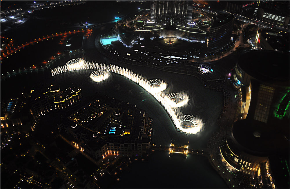 LICHT UND WASSERSPIELE AM LAKE DUBAI