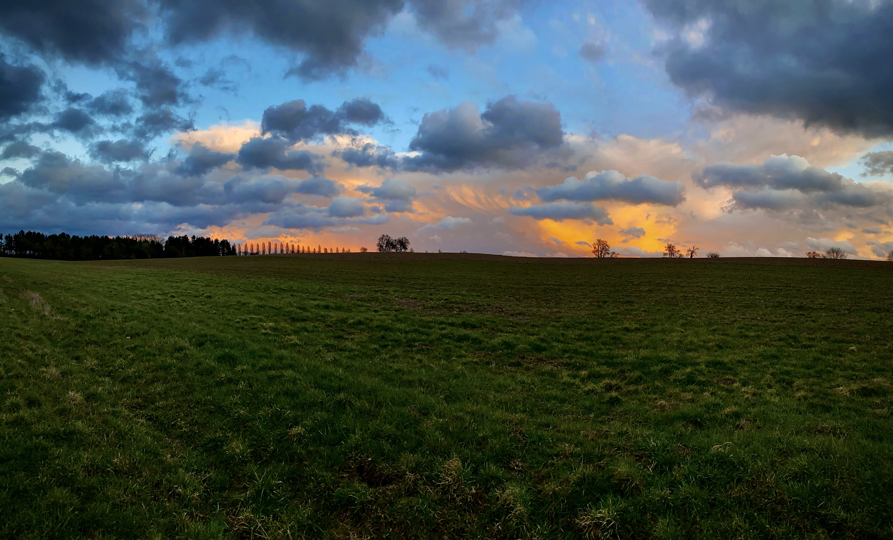 Licht- und Wolkenspiel nach einem Regenschauer