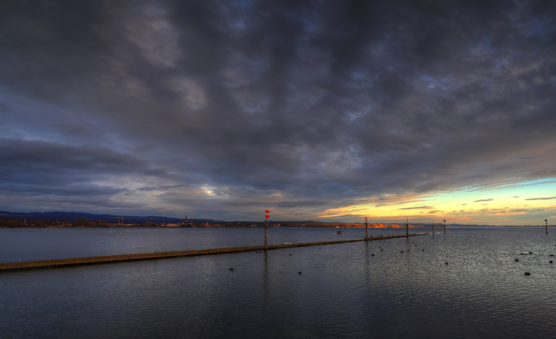 Licht-Wolkenstimmung über dem Bodensee
